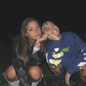 Dixie D'Amelio Instagram - 🤝🏻