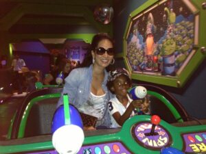 Djimon Hounsou Instagram - #HappyMothersDay @kimoraleesimmons #merciinfiniment