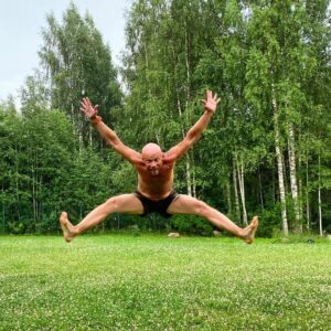 Dmitriy Khrustalev Instagram - #мух
Мух развелось в этом году: жуть. Все жирные такие.