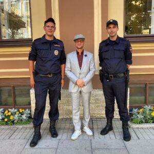 Dmitriy Khrustalev Instagram - Остановили за превышение харизмы.