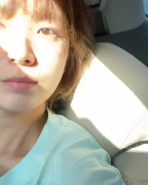 Do Yeon-jin Instagram - 잘지내요? 이제곧 일요일 끝나요 
🤭