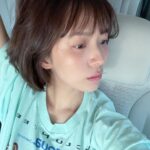 Do Yeon-jin Instagram - 나와 블루스 둘다 사랑해 🩵 뭔가 나오고 좋아해주니 넘 좋네요 대량으로는 안해요 아니 못해요 ^^ 돈트 워리~~~ 제가 소소하게 저의 취향 넣어서 소량제작으로 기간한정 제작하는것이라… 품절되면 재생산은 없어요 죄삼당 🔫😁 루즈한 박스티라 넉넉하게 남녀모두가늉✨사이트 프로필참고!