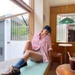 Do Yeon-jin Instagram - 나와 블루스 둘다 사랑해 🩵 뭔가 나오고 좋아해주니 넘 좋네요 대량으로는 안해요 아니 못해요 ^^ 돈트 워리~~~ 제가 소소하게 저의 취향 넣어서 소량제작으로 기간한정 제작하는것이라… 품절되면 재생산은 없어요 죄삼당 🔫😁 루즈한 박스티라 넉넉하게 남녀모두가늉✨사이트 프로필참고!