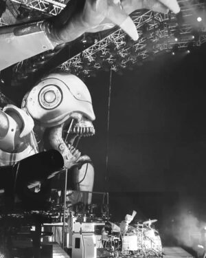 Dominic Howard Instagram - It has been an amazing tour! Thank you all that came to see us so much. You guys made it! Pretty sad it’s over for now but what a pleasure it was to finish up in Lima, Peru. Our first time there and the crowd went bonkers ⚡️ Here’s a bit of Assassin and Murph from that last gig. We’ll see you all again! 🤘🏼❤️✌🏼