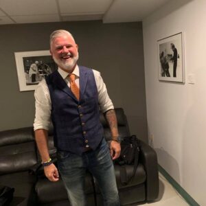 Dominic Paquet Instagram - Merci Sherbrooke pour ces 4 shows incroyables! J’ai eu ben du fun avec vous autres!! 😀 Pour connaître mes autres dates de tournée 👉 le lien est dans ma bio.