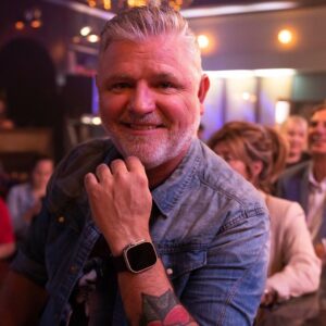 Dominic Paquet Instagram - Le party est pogné dans Brasserie chez P-A! Pour le voir de vos propres yeux 👉 rendez-vous à 20h sur les ondes de TVA! 

À tantôt la gang! 
📷 Eric Myre