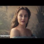 Dominique Devenport Instagram - SISI Staffel 3 ab heute auf @rtlplus streamen! …oder am 27.&28.12 auf RTL 👑Viel Spass👑 @sisi.rtl #sisi