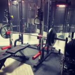 Donavon Warren Instagram – A while ago, I was dating a women and told her I was thinking about getting a home gym and putting it where the dinning room table was.

She said “If you do that, we won’t be able to have dinner parties and I will never come over”.

I have to tell you…I love my home gym.

#homegym #fitness #workout #gym #homeworkout #bodybuilding #garagegym #fitnessmotivation #training #motivation #fit #powerlifting #fitfam #gymmotivation #gymlife #crossfit #weightlifting #strength #exercise #personaltrainer #deadlift #strengthtraining #strong #squats #fitnessjourney #workoutmotivation #health #homeworkouts #benchpress #257crystaline