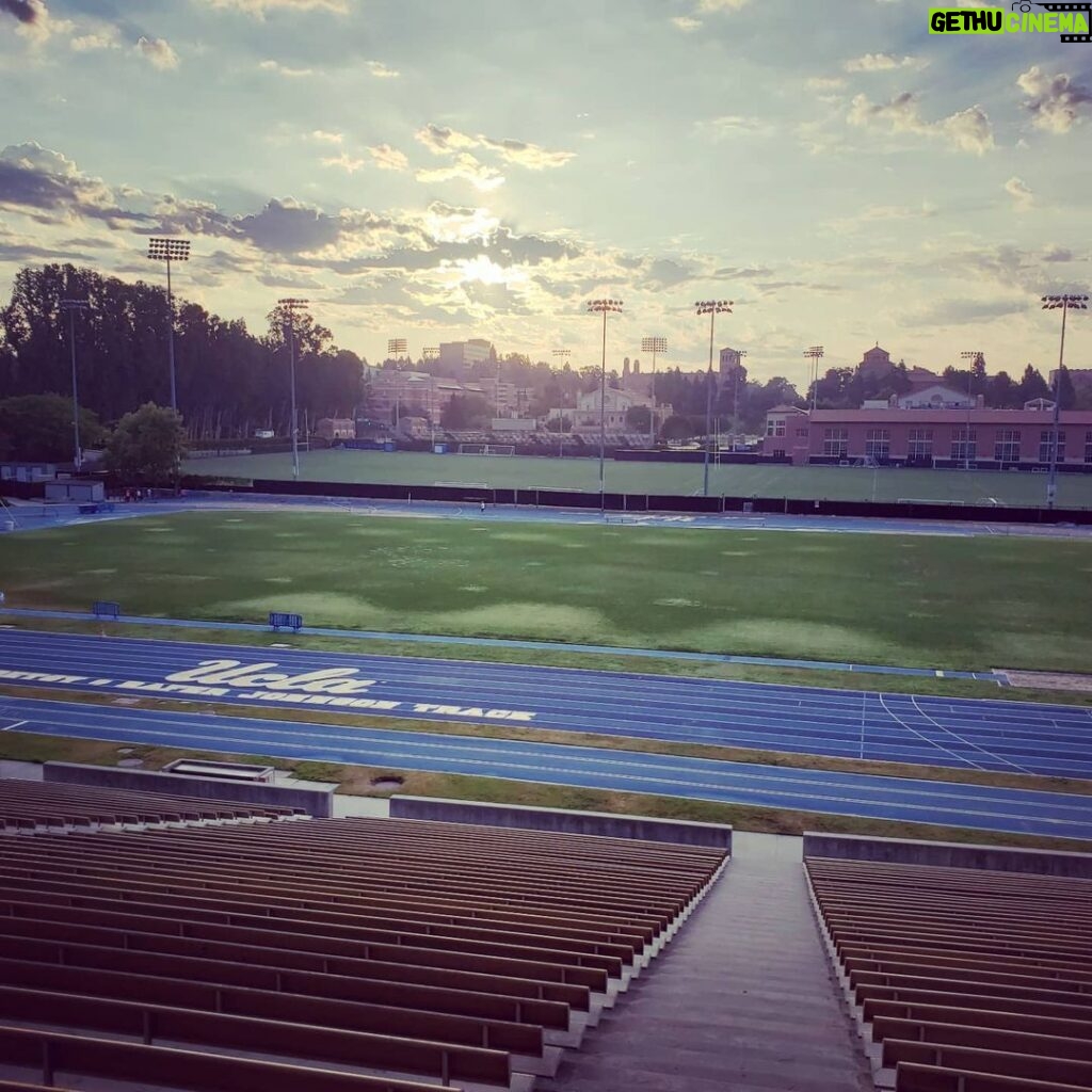 Donavon Warren Instagram - Nothing like a good morning run, then bleachers. #training #fitness #workout #gym #motivation #fit #fitnessmotivation #sport #bodybuilding #health #lifestyle #fitfam #gymlife #healthy #running #love #personaltrainer #instagood #exercise #muscle #crossfit #strong #healthylifestyle #gymmotivation #run #cardio #life #boxing #instafit UCLA