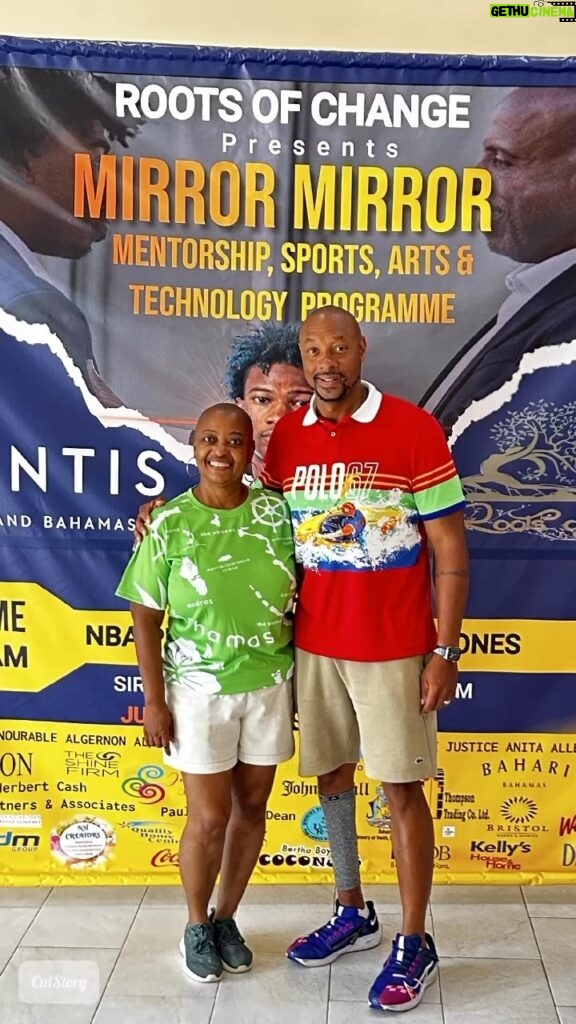 Dorian Missick Instagram - Thanks so much to my friends at @rootsofchange242 and @bambahamas for the work they are doing on my home island of #bahamas🇧🇸 and affording me the opportunity to participate in the #MirorMiror mentorship program. We played basketball, had important conversations about life skills and problem solving, and even worked on scenes from the great August Wilson…and then played some more basketball 🏀 What a blessing last week was. Thanks again @rowenapoitier for the invite. Looking forward to an impactful partnership! (Photos by @konustudios) #BahamasStrong