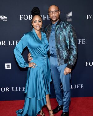 Dorian Missick Instagram - Did my man candy thing at the premiere for my new series @forlifeabc 😂 (bomber suit: @grayscaleic 🔥🔥, grooming: @afginc , swag: GOD). Styling on @simonemissick : @robynvictoriaf