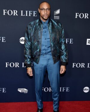 Dorian Missick Instagram - Did my man candy thing at the premiere for my new series @forlifeabc 😂 (bomber suit: @grayscaleic 🔥🔥, grooming: @afginc , swag: GOD). Styling on @simonemissick : @robynvictoriaf