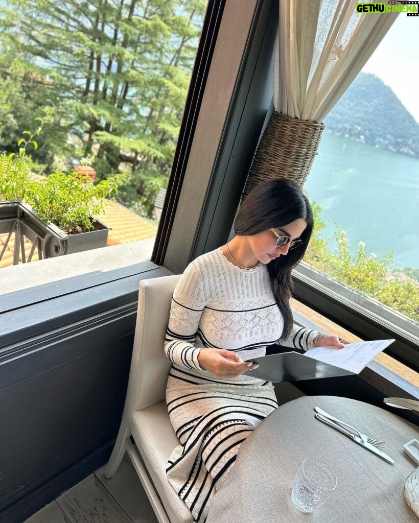 Dorra Instagram - Ciao 🌊🏡🐈‍⬛ Lake Como, Italy