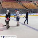 Doug Gilmour Instagram - Had a great time yesterday facing off against some great friends @wendelclark17 @aliafrate and Tom Fergus. Thanks to @celebrityshinny @jacksoneventsinc and @bottomlineto #mapleleafs #LeafsAlumni #TorontoMapleLeafs