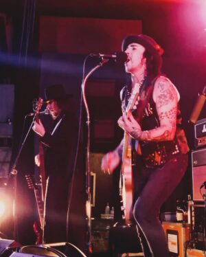 Dregen Instagram - Tack som fan Torstuna! What a great, sweaty opening night of the tour! And 3-0 against Brynäs. Tonight we’ll play at Pigalle in Nässjö! ALL WOMEN AND MEN PLAY ON 10! ✖️♥️🏴‍☠️

Photo: @emmasagaekstrom

#dregen
#majsanlindberg 
#huxnettermalm 
#michelsantunione 
#sagasalongentorshälla 
#topptopp
#toffsy 
#djurgården 
#kentanilssonrecordsgroup
#fimpen 
#globenfoodmarket 
#svanberg