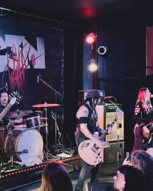 Dregen Instagram - Tack som fan Torstuna! What a great, sweaty opening night of the tour! And 3-0 against Brynäs. Tonight we’ll play at Pigalle in Nässjö! ALL WOMEN AND MEN PLAY ON 10! ✖️♥️🏴‍☠️

Photo: @emmasagaekstrom

#dregen
#majsanlindberg 
#huxnettermalm 
#michelsantunione 
#sagasalongentorshälla 
#topptopp
#toffsy 
#djurgården 
#kentanilssonrecordsgroup
#fimpen 
#globenfoodmarket 
#svanberg