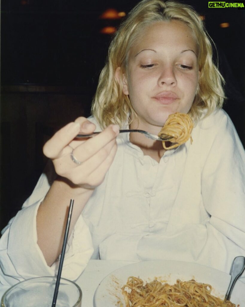 Drew Barrymore Instagram - I hope your Valentine looks at you the way I look at carbs! Happy Valentine’s Day!❤