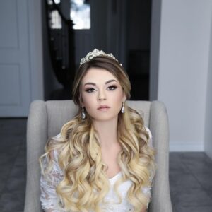 Drew Catherine Instagram - A fun bridal glamour look with @katerinarapoportinc ! 
She did the amazing hair & make up, as well as the photos! Super talented woman! Should I do more looks like this ? Do you prefer my natural / no make up looks? 
Nails by @ann_hardrocknails 
Hair by @bellamihair 
#bridal#glam
