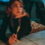 Drew Catherine Instagram - I know I can be a handful... but that’s why you’ve got two hands right?! 😇😋. Shot by @mikeyeya Styled by @julieredwolf