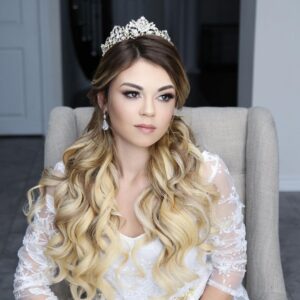 Drew Catherine Instagram - A fun bridal glamour look with @katerinarapoportinc ! 
She did the amazing hair & make up, as well as the photos! Super talented woman! Should I do more looks like this ? Do you prefer my natural / no make up looks? 
Nails by @ann_hardrocknails 
Hair by @bellamihair 
#bridal#glam