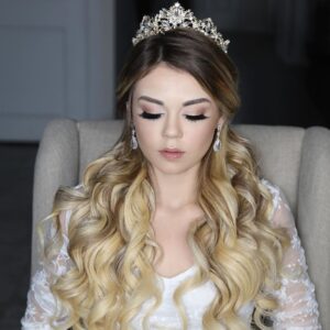 Drew Catherine Instagram - A fun bridal glamour look with @katerinarapoportinc ! 
She did the amazing hair & make up, as well as the photos! Super talented woman! Should I do more looks like this ? Do you prefer my natural / no make up looks? 
Nails by @ann_hardrocknails 
Hair by @bellamihair 
#bridal#glam