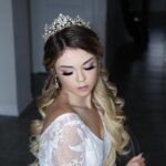 Drew Catherine Instagram - A fun bridal glamour look with @katerinarapoportinc ! She did the amazing hair & make up, as well as the photos! Super talented woman! Should I do more looks like this ? Do you prefer my natural / no make up looks? Nails by @ann_hardrocknails Hair by @bellamihair #bridal#glam