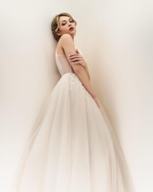 Drew Catherine Instagram - You can’t comfort the afflicted with afflicting the comfortable - Princess Diana 
Publication @solismagazine 
Photographer 
Jamie Torrance
 @jamietphotography 
Assistant - 
Nathaniel Rookwood 
@rookz_thephotographer 
Designer - 
Moviani
Instagram - @mode.moviani 
Hair & make up -  Instagram @malikakhannamua 
#bridal#bridalmakeup#solismagazine