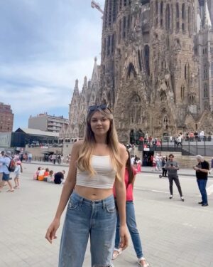 Drew Catherine Instagram - Spend a beautiful day in Barcelona with me … ♥️🦪 

Barcelona is a dream! The food, the weather, the people ! I absolutely fell in love. I feel like I could spend weeks exploring Barcelona and not get enough of it. 
One of my favourite places in Europe, so far! I can’t wait to return.

#barcelona#findom#europe#findomgoddess#travel#food#blonde#spain#findoms