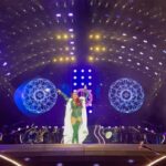 Dulce María Instagram - No puedo explicar todas las emociones que sentí al tener este recibimiento hermoso en nuestro país ! En Mexico !!! Por fin en casa para darnos ese Abrazo al corazón que se nos quedó pendiente tantos años 🥹🥹🥹🙌🏼🙏🏻🇲🇽🇲🇽🇲🇽