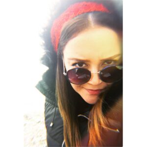 Duygu Karaca Instagram - Birinde az muhabbet kiminde naz...
Sende ne var bende biraz...