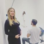 Eda Ece Instagram – Bu hamile neler yapıyor yakında:) 🌙🥛 Takip edin #follow @moonmilkcomtr #comingsoon ✨🔜😍💜