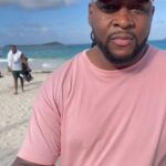Eddy King Instagram - Montréal, je t’aime! Même loin de toi, mon coeur est avec toi! Même pour cette première tempête!🤪🤪🤪 . . . . . . . . . #humour #neige #hiver #montréal #quebec #saintmartin #plage #soleil #beach Orient Beach, St Martin, FWI