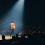 Eddy King Instagram - En première partie de @farylopesb ! Thanks again my G!👊🏾👊🏾 . 📸: @homayoun @portfolihomayoun . . . . . . . . #domedeparis #fary #eddyking #paris #humour #standupcomedy #Mokonzi #paris #514 #243 #RDC #Congo DÔME de Paris - Palais des Sports