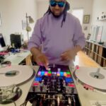 Eddy King Instagram - Ces lunettes me mettent dans un mood!😎😎😎🤣🤣🤣🤣…Ça faisait longtemps que je ne m’étais pas fait un petit délire sur mes tables! . . . . . . . . #apache #nas #freshprince #madeyoulook #hiphop #turntablist #turntablism #turntables #dj #deejay #serato #thechnics #pioneer #djms9 #