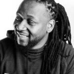 Eddy King Instagram - “Quand la vie te tourne le dos, profites-en pour regarder son derrière et garde le sourir” - Moi .....On fait de la philosophie comme on peut 😅😅😅😅 . . . . . . #inspirationalquotes #proverbs #standupcomedy #humouriste #standup #blackandwhite #dreadlocks #dreads #loclivin #locstylesformen #locsstyles #humourquebecois #montreal #quebeccity #quebec #parisfrance #paris #paname #mokonzi #eddyking #comedy