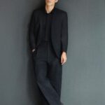 Edward Chen Instagram - 最近秋天來了，經常下雨，不過即便陰雨天，身著ZEGNA Oasi Cashmere帶來的溫暖感覺，配上Triple Stitch奢華休閒鞋的舒適感，都能夠保證city walk滿分好森情！順便推薦大家去新開幕的臺中大遠百店逛逛，也許可以發現驚喜 #OASICASHMERE #ZEGNAFW23 @zegnaofficial