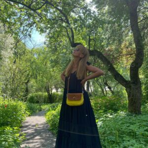 Egor Druzhinin Instagram - Любимые вещи для любимой жены. Вчера у Никуши был день рождения. Приятнейший подарок ей сделал @countrytextile , за что им огромное спасибо. Давно любим ваш бренд. Вы лучшие!У вас, как и у Ники, нет конкурентов! 
#нетконкурентов