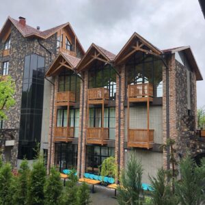 Egor Druzhinin Instagram - Армения 🇦🇲 это в первую очередь люди - такие же сказочные, как и природа. Спасибо @eprikol за то, что пригласила нас, @arsengrigoryan за то, что заботился о нас. Спасибо @dilijanitun за гостеприимство и всем, кого мы повстречали на нашем таком коротком, но таком радостном пути:-)))
