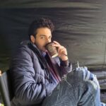 Ehren Kassam Instagram - Look at that little thread how's he standing up like that???
