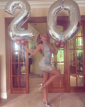 Eleanor Worthington-Cox Instagram - so… can you tell it was my birthday yesterday? :/