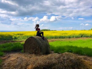 Eleanor Worthington-Cox Instagram - The countryside is great until you’re running for your life from a bee that looks and sounds like The Rock holding a chainsaw... #ifellinaditch #alsofelloffthehaybale #farmingismycalling