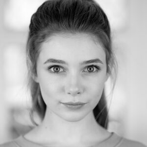 Eleanor Worthington-Cox Instagram - Spot the odd one out...😅 I’ve had a headshot glow up all thanks to @danielbeacock ! Thank you so much for such a great experience and such great shots! 📸