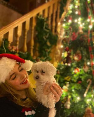 Eleanor Worthington-Cox Instagram - #natural unposed pics and a bad Christmas jumper (but very good dog) aside, I’m sending all my love to those of you who need it most. Merry Christmas, Happy Holidays, stay safe and well my loves❤️

#merrychristmas #happyholidays #is2020overyet #passmethewine #yesthewholebottle #ps #doyoulikemysprouts x