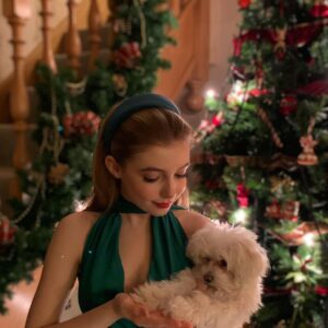 Eleanor Worthington-Cox Instagram - Merry Christmas guys, I hope your day was full of peace, love, dogs and wine :) x