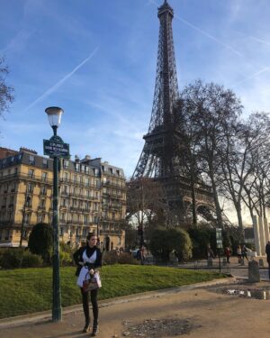 Eleanor Worthington-Cox Instagram - Paris avec mes amours :)