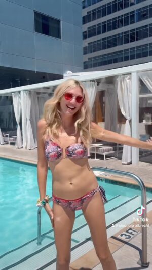 Eleonora Albrecht Instagram - “Je danse” is played in the USA 🇺🇸🇺🇸🇺🇸 listen to my song now on the streaming services!!!

#travelusa #travel #usa #travelphotography #travelgram #usatravel #america #roadtrip #bikini #unitedstates #phoenix #arizona #visitusa #travelblogger #roadtripusa #traveltheworld #nature #traveladdict #oara #photooftheday #exploreusa #california #instatravel #adventure #visittheusa #vacation #usatrip #newyork #travelmore #explore