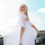 Eleonora Albrecht Instagram - Che ne dite, vi andrebbe uno dei prossimi giorni di fare una diretta Instagram? Per raccontarvi qualcosa di più del mio singolo Je Danse 💃 Ascoltatelo ora su Spotify o scaricatelo da ITunes! #pop #cantautori #band #chitarrista #cantantiitaliani #bassisti #bassplayer #italianmusic #musicaindipendente #pianoforte #canzoniitaliane #cantanteitaliano #jedanse #rockitaliano #roma #artistiitaliani #artistiemergenti #musicaindie #canzone #musicislife #bassista #oara #artista #bassguitar #spettacolo Rome, Italy