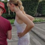 Eleonora Albrecht Instagram - La storia del videoclip di Je Danse è partita da questa immagine che ho avuto: una donna che si strappa di dosso il suo abito da sposa, per riacquistare la sua libertà. 👰🏼‍♀️Quindi, l’abito che vedete è stato totalmente smontato ed ecco come rimango 😅 Andate a vedere subito il videoclip su Youtube e ditemi se riuscite a capire come faccio a smontare le maniche e tutto il resto!!! Grazie a mia madre @stefaniaminardo che, oltre alle coreografie del video, si è occupata anche dei costumi!!!! https://youtu.be/8RDYj60B-KA #pop #cantautori #band #chitarrista #cantantiitaliani #bassisti #bassplayer #italianmusic #musicaindipendente #pianoforte #canzoniitaliane #cantanteitaliano #jedanse #rockitaliano #roma #artistiitaliani #artistiemergenti #musicaindie #canzone #musicislife #bassista #oara #artista #bassguitar #spettacolo