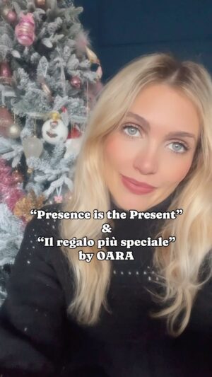 Eleonora Albrecht Instagram - Vi svelo il perché ho deciso di scrivere e realizzare una canzone di Natale🎄🎶 
Scrivetemi nei commenti se anche voi siete nella mia situazione… 🌹
Se volete fare un regalo a qualcuno, a cui pensate possa “parlare” la mia canzone, potete prendere il singolo su ITunes e mandarglielo. 🎁 Oppure condividerlo su Instagram, su Spotify, Youtube… la cosa bella della musica è che unisce e io sarei molto felice di entrare nelle vostre case durante queste feste. ❤️ che sia in italiano o in inglese. 🙏🏻 

#christmas #christmassong #canzonedinatale #oara #ilregalopiuspeciale #playlistdinatale