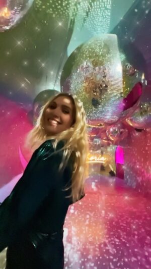 Eleonora Albrecht Instagram - Sono pur sempre figlia di ballerini…. 🕺🩰💃

 #music #love #instagood #party #photooftheday #picoftheday #photography #photo #italy #night #instagram #like #friends #art #smile #summer #nature #fun #me #travel #style #dance #dj #happy #fashion #life #follow #musica #beautiful #live